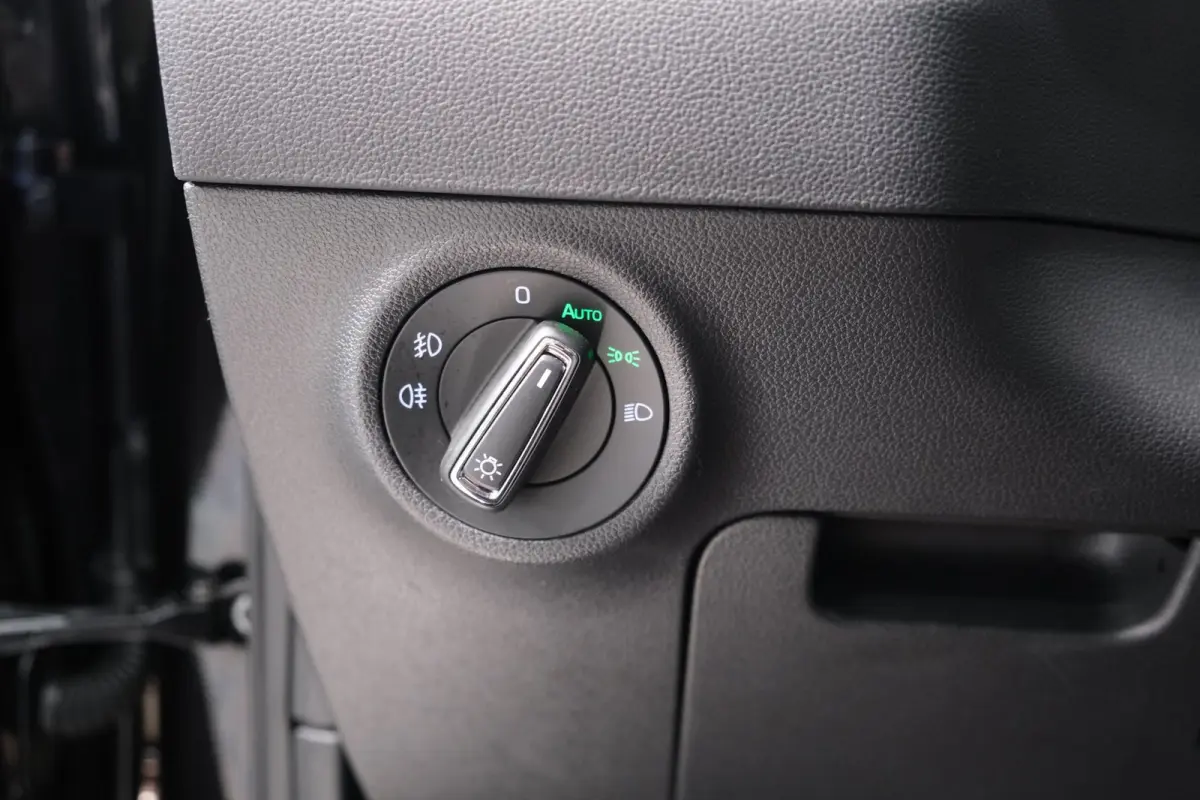 1.5 TSI ACT Business Edition Plus - N.A.P. Airco, Cruise, PDC, Navi, Stoelverwarming, Carplay, Virtueel display.
