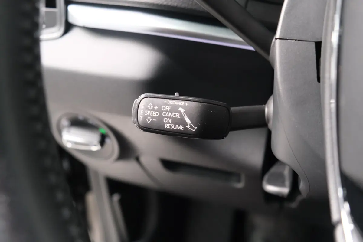 1.5 TSI ACT Business Edition Plus - N.A.P. Airco, Cruise, PDC, Navi, Stoelverwarming, Carplay, Virtueel display.