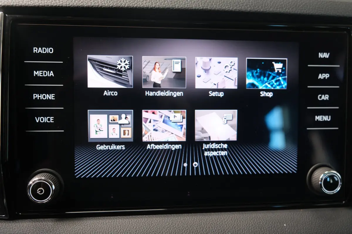 1.5 TSI ACT Business Edition Plus - N.A.P. Airco, Cruise, PDC, Navi, Stoelverwarming, Carplay, Virtueel display.