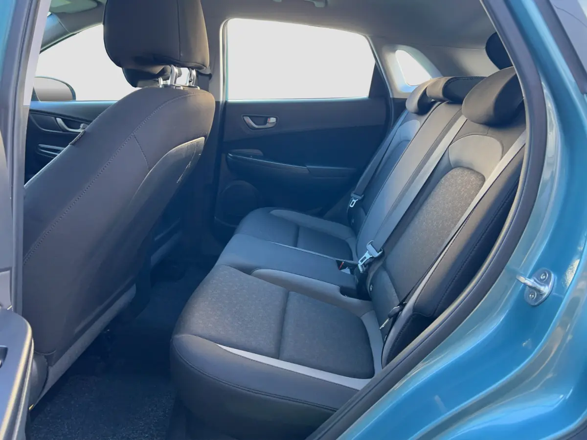 1.0 Turbo 120pk Essence | Camera | Carplay | Climate controle | Cruise controle | Trekhaak | Premium Audio | Parkeersensoren | Navigatie