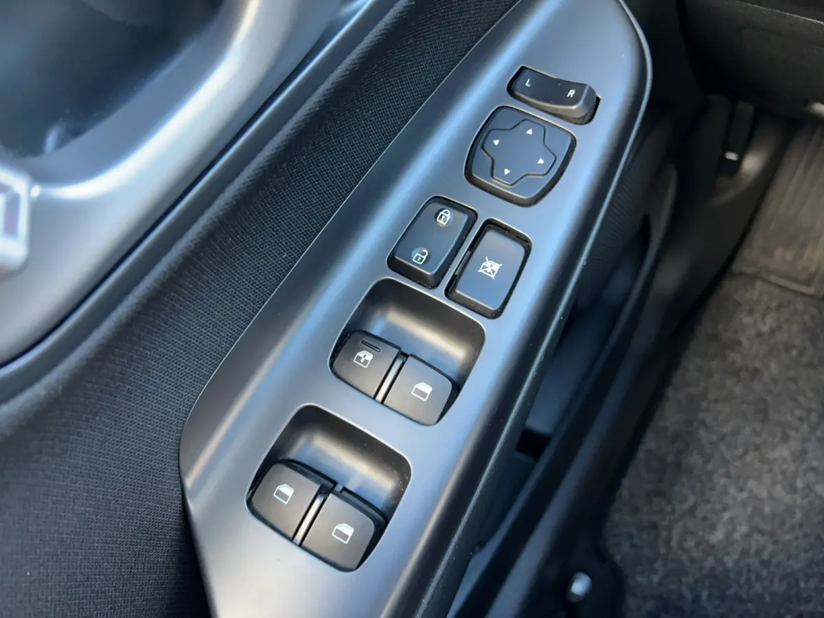 1.0 Turbo 120pk Essence | Camera | Carplay | Climate controle | Cruise controle | Trekhaak | Premium Audio | Parkeersensoren | Navigatie