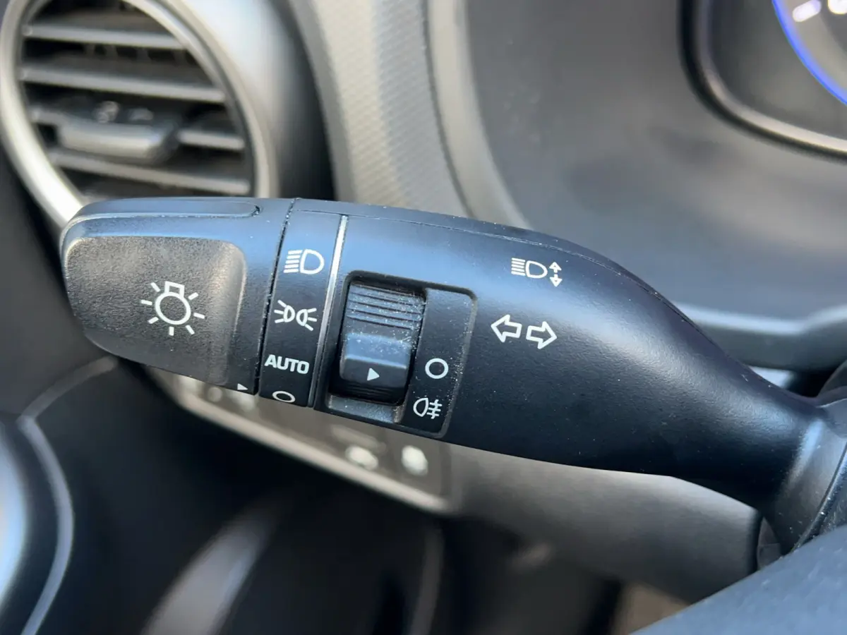 1.0 Turbo 120pk Essence | Camera | Carplay | Climate controle | Cruise controle | Trekhaak | Premium Audio | Parkeersensoren | Navigatie