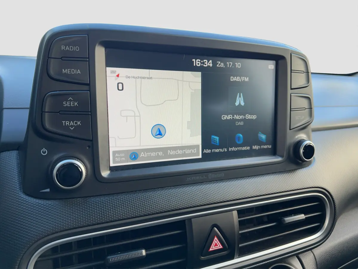 1.0 Turbo 120pk Essence | Camera | Carplay | Climate controle | Cruise controle | Trekhaak | Premium Audio | Parkeersensoren | Navigatie
