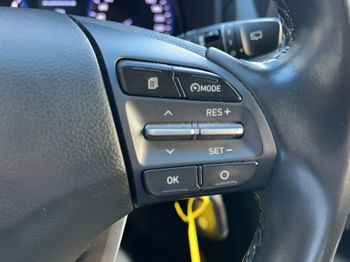 1.0 Turbo 120pk Essence | Camera | Carplay | Climate controle | Cruise controle | Trekhaak | Premium Audio | Parkeersensoren | Navigatie