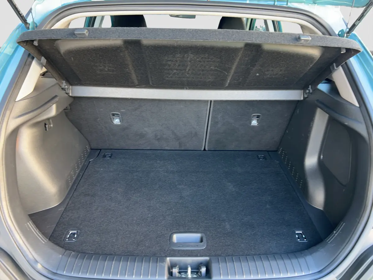 1.0 Turbo 120pk Essence | Camera | Carplay | Climate controle | Cruise controle | Trekhaak | Premium Audio | Parkeersensoren | Navigatie