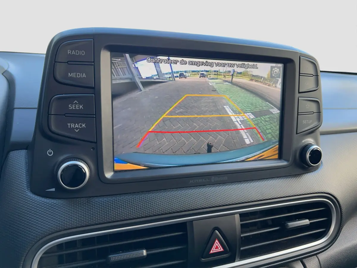 1.0 Turbo 120pk Essence | Camera | Carplay | Climate controle | Cruise controle | Trekhaak | Premium Audio | Parkeersensoren | Navigatie