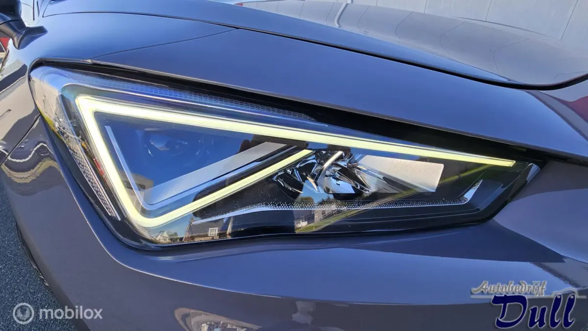 1.4 eHybrid VZ Performance 245PK DSG 25692km