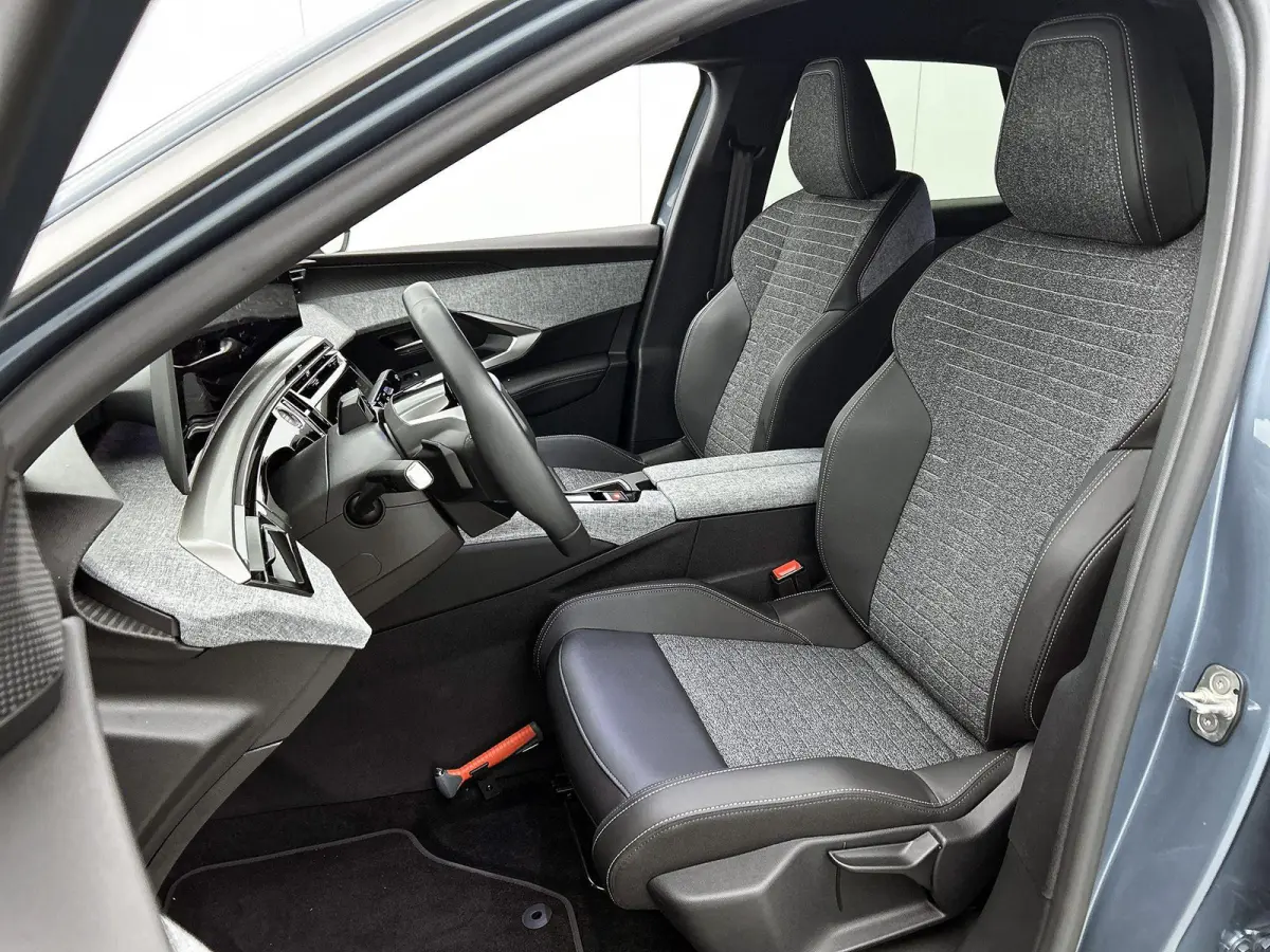SUV Allure Avantage 73 kWh 210pk | Accu 99 % | 526km WLTP Actieradius | Navigatie | 360° Camera | Stuurverwarming | Adaptieve Cruise Control | Climate Control | Parkeersensoren v+a | Dodeho