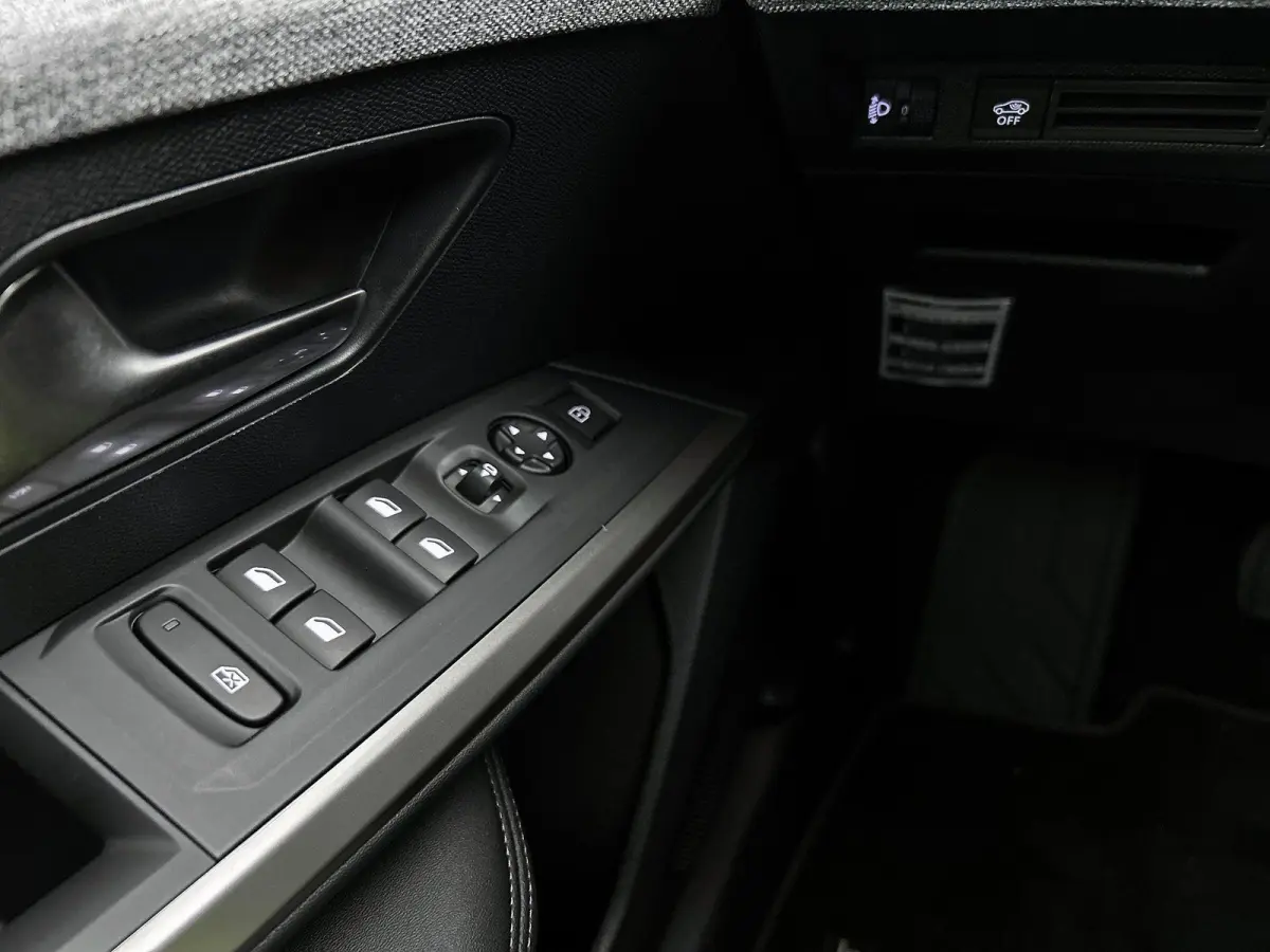 SUV Allure Avantage 73 kWh 210pk | Accu 99 % | 526km WLTP Actieradius | Navigatie | 360° Camera | Stuurverwarming | Adaptieve Cruise Control | Climate Control | Parkeersensoren v+a | Dodeho