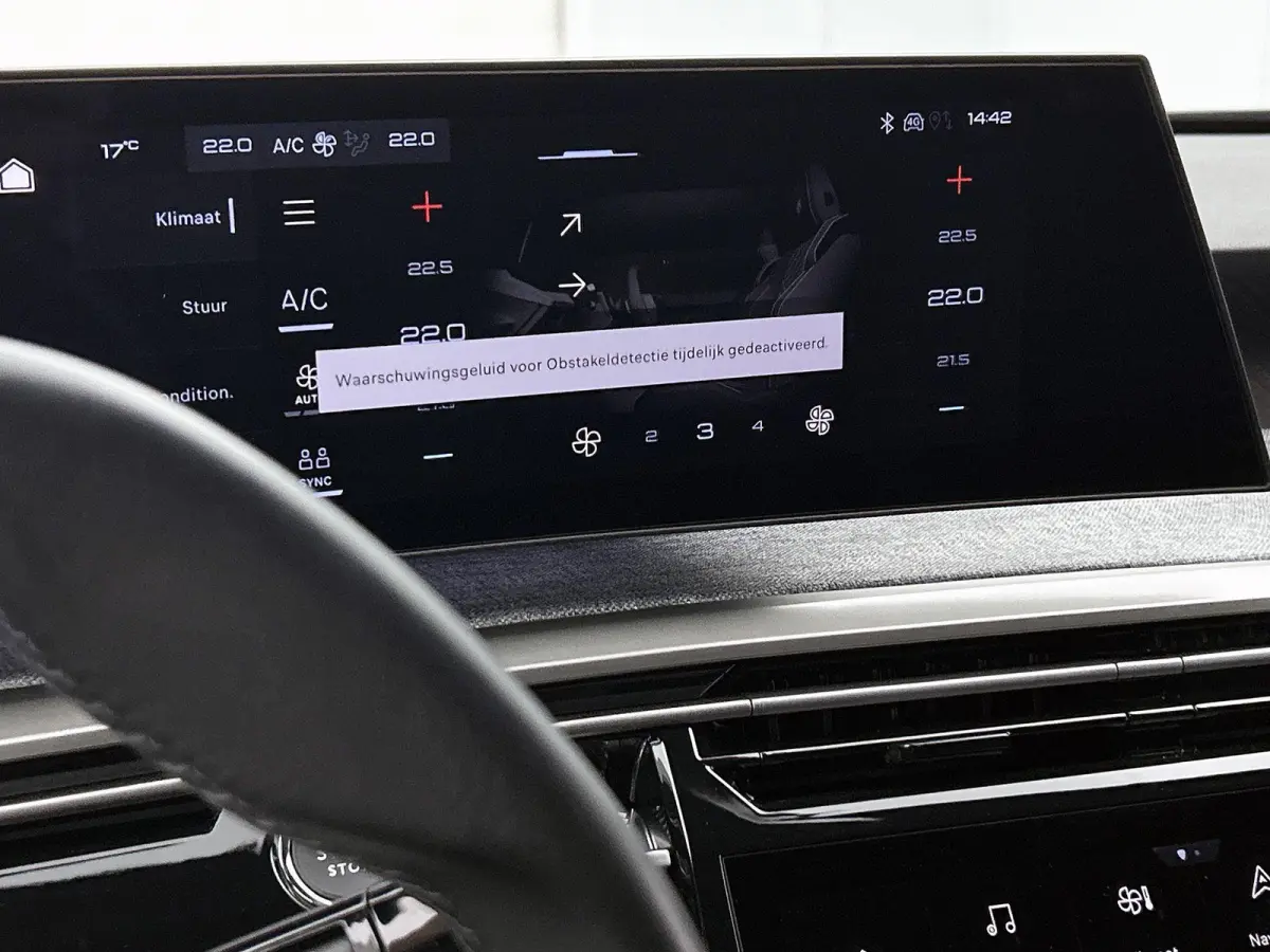 SUV Allure Avantage 73 kWh 210pk | Accu 99 % | 526km WLTP Actieradius | Navigatie | 360° Camera | Stuurverwarming | Adaptieve Cruise Control | Climate Control | Parkeersensoren v+a | Dodeho