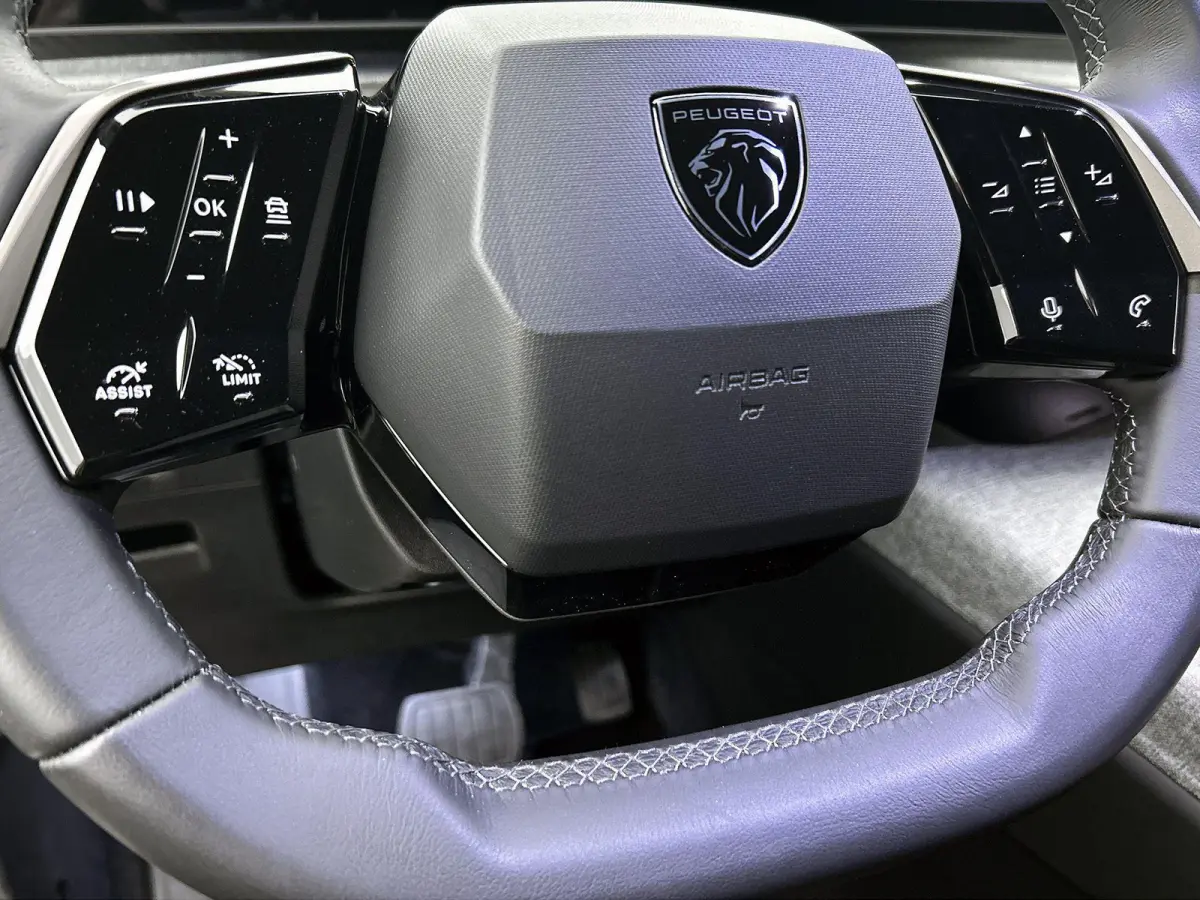 SUV Allure Avantage 73 kWh 210pk | Accu 99 % | 526km WLTP Actieradius | Navigatie | 360° Camera | Stuurverwarming | Adaptieve Cruise Control | Climate Control | Parkeersensoren v+a | Dodeho