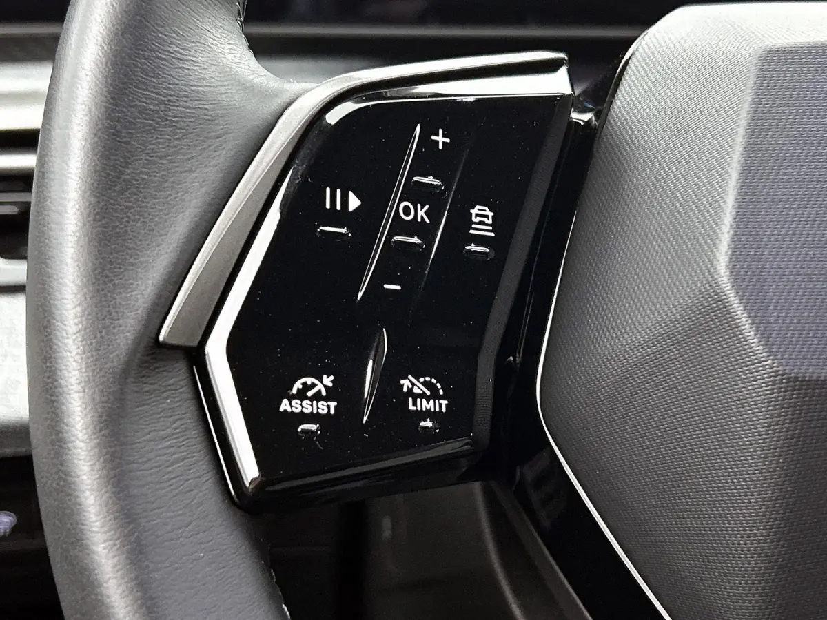 SUV Allure Avantage 73 kWh 210pk | Accu 99 % | 526km WLTP Actieradius | Navigatie | 360° Camera | Stuurverwarming | Adaptieve Cruise Control | Climate Control | Parkeersensoren v+a | Dodeho