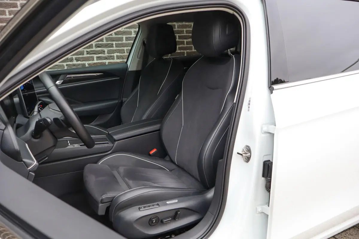 1.5 eHybrid 204pk Business | SoH 100% | Head-up Display | Side Assist | Massage Voorstoelen
