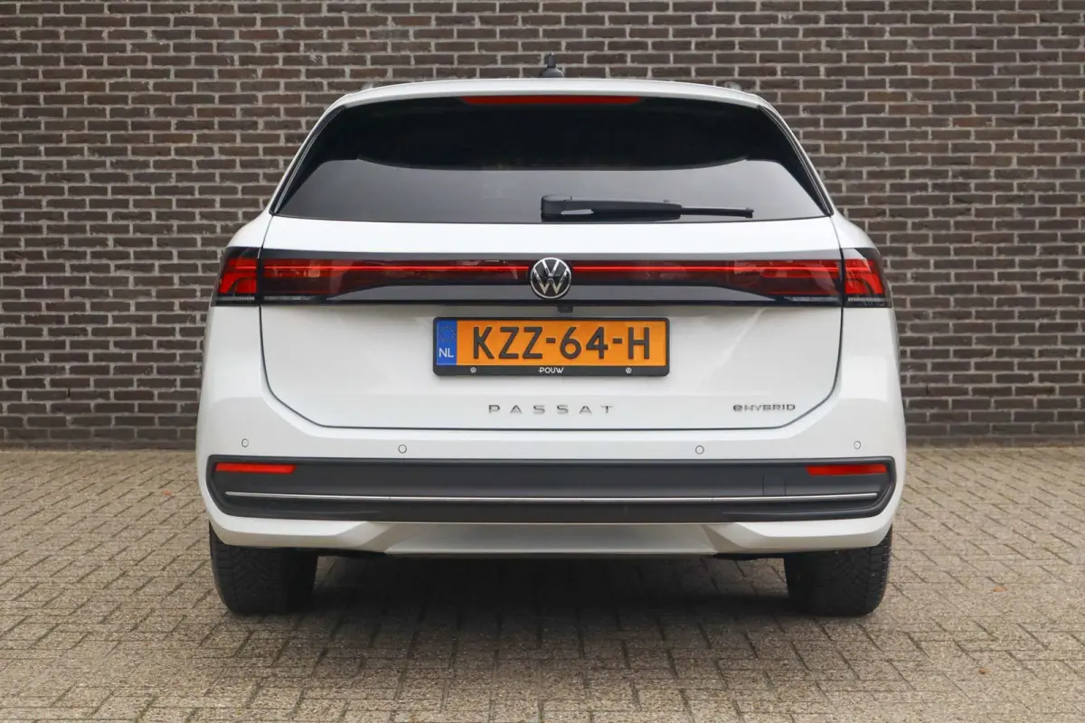 1.5 eHybrid 204pk Business | SoH 100% | Head-up Display | Side Assist | Massage Voorstoelen
