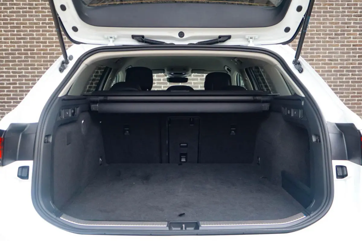 1.5 eHybrid 204pk Business | SoH 100% | Head-up Display | Side Assist | Massage Voorstoelen