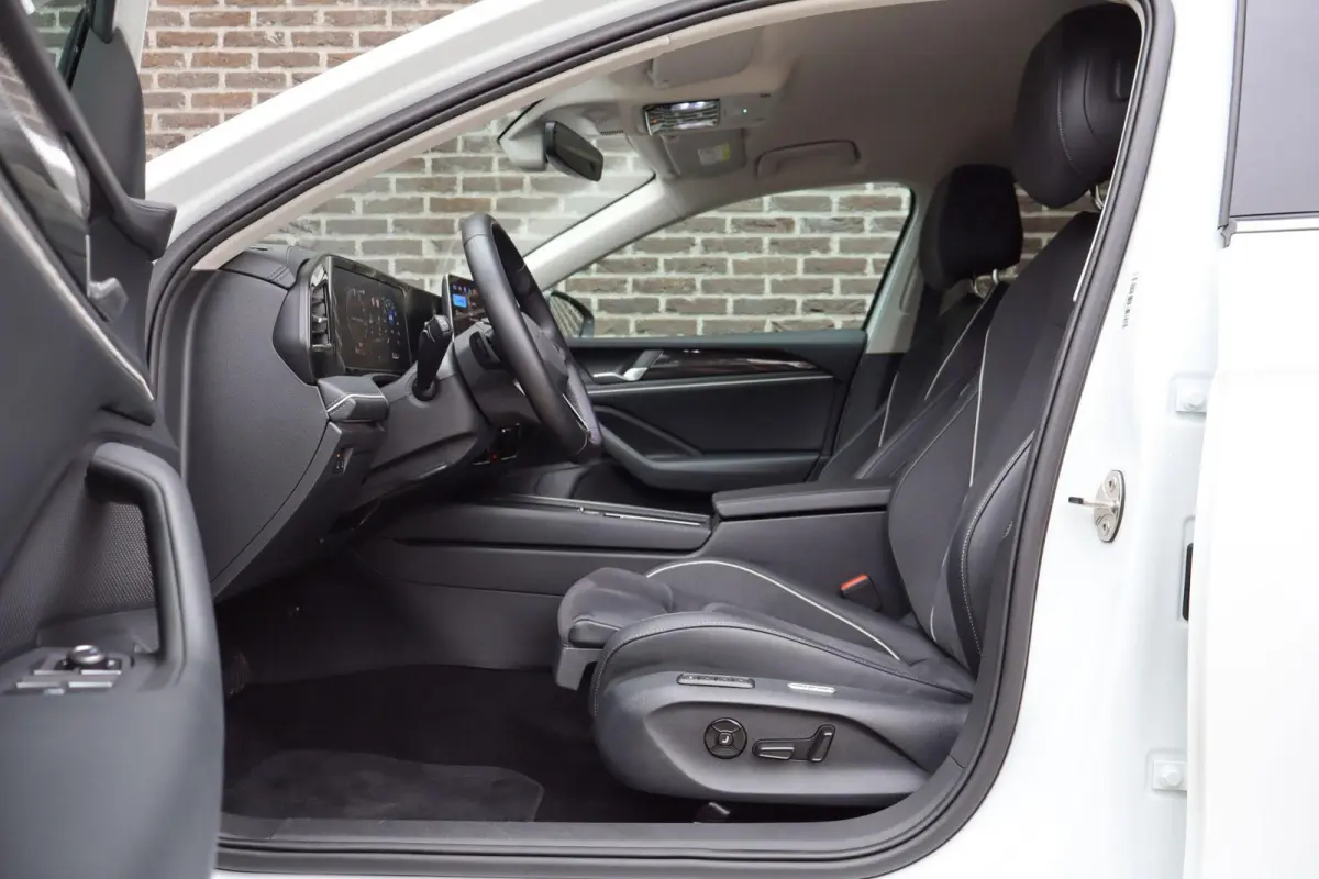 1.5 eHybrid 204pk Business | SoH 100% | Head-up Display | Side Assist | Massage Voorstoelen