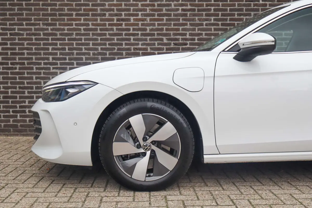 1.5 eHybrid 204pk Business | SoH 100% | Head-up Display | Side Assist | Massage Voorstoelen