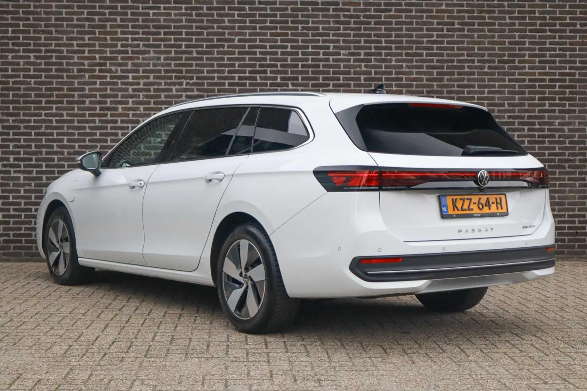1.5 eHybrid 204pk Business | SoH 100% | Head-up Display | Side Assist | Massage Voorstoelen