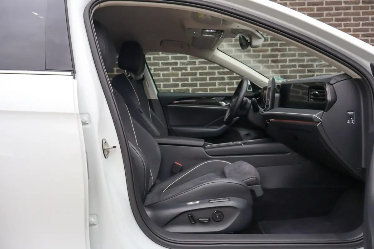1.5 eHybrid 204pk Business | SoH 100% | Head-up Display | Side Assist | Massage Voorstoelen