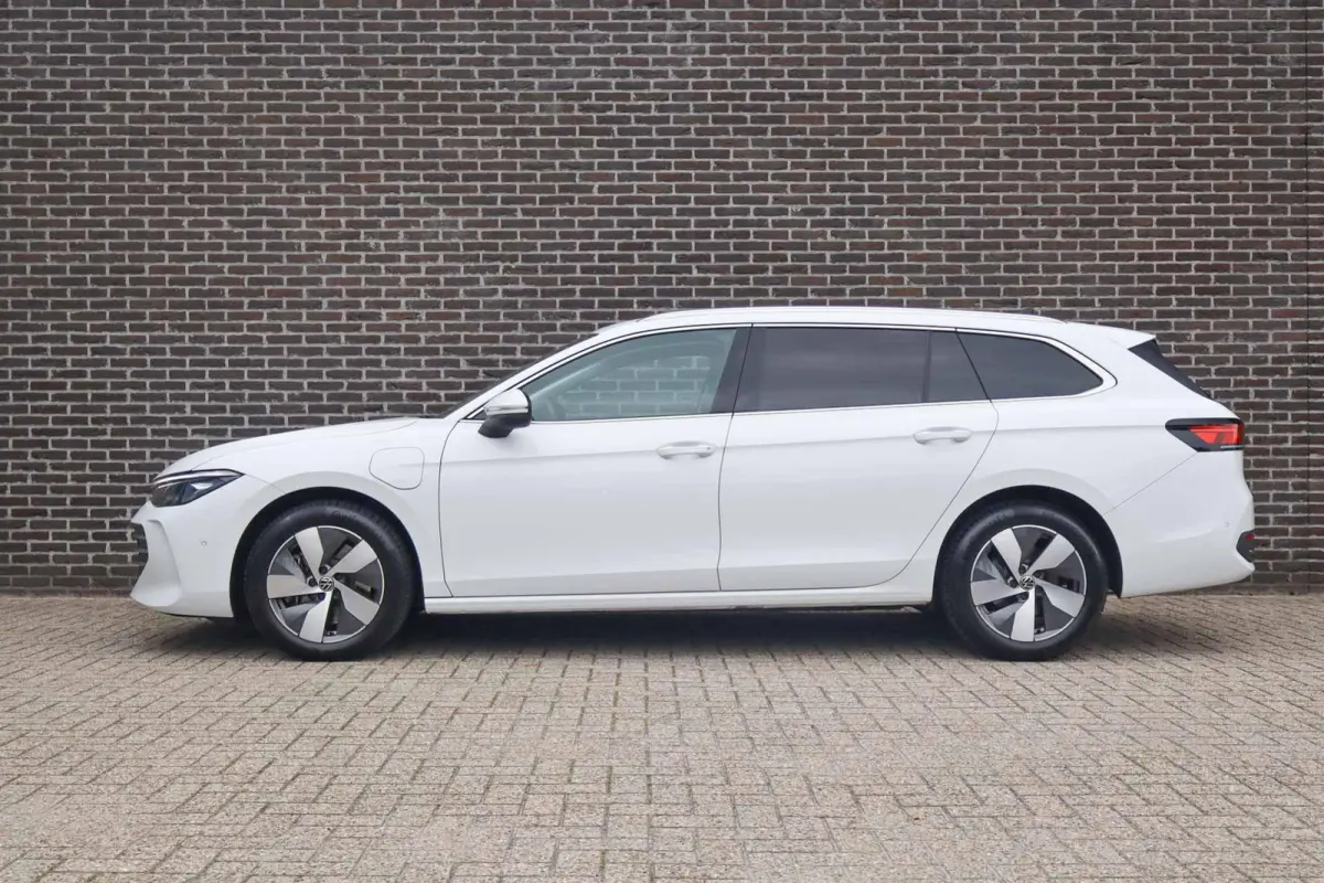 1.5 eHybrid 204pk Business | SoH 100% | Head-up Display | Side Assist | Massage Voorstoelen
