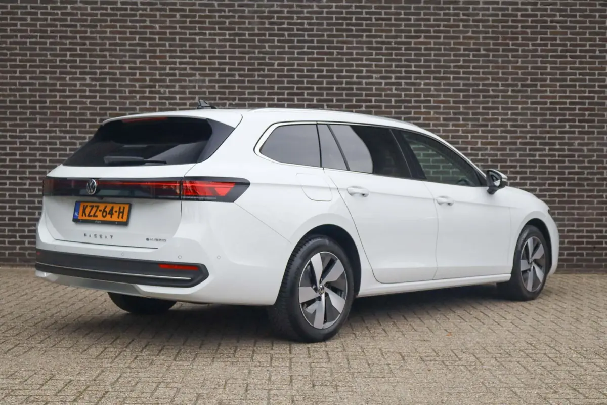 1.5 eHybrid 204pk Business | SoH 100% | Head-up Display | Side Assist | Massage Voorstoelen