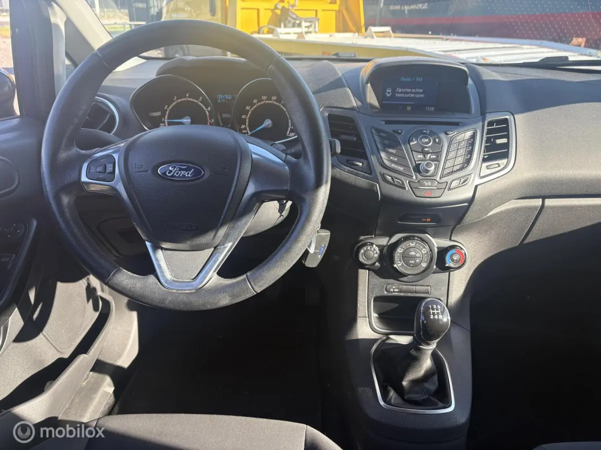 1.0 Style "ZUINIG+AIRCO+NAVI+WEINIG KILOMETERS"