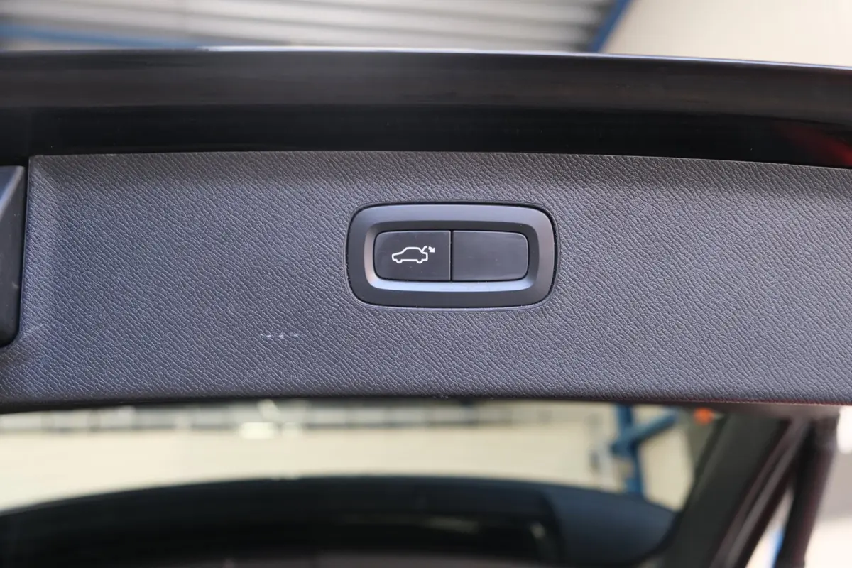 2.0 T8 Hybrid Benzine Twin Engine AWD Inscription