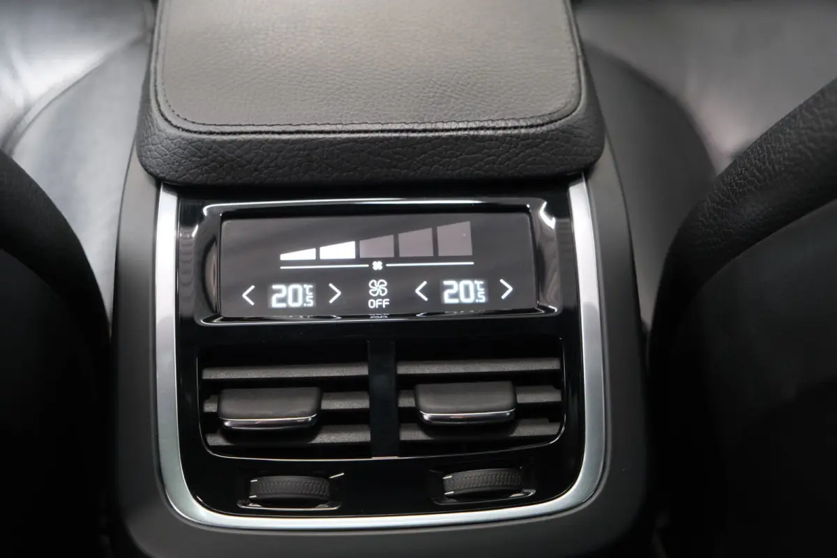2.0 T8 Hybrid Benzine Twin Engine AWD Inscription