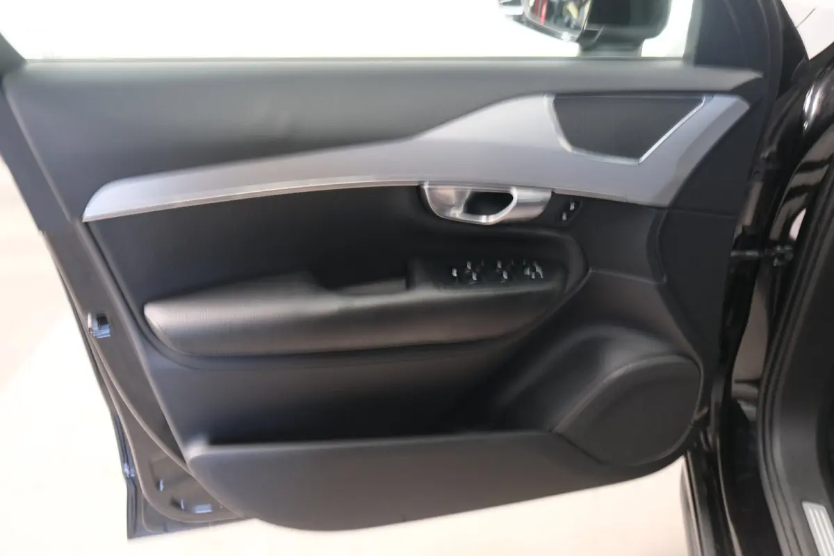 2.0 T8 Hybrid Benzine Twin Engine AWD Inscription