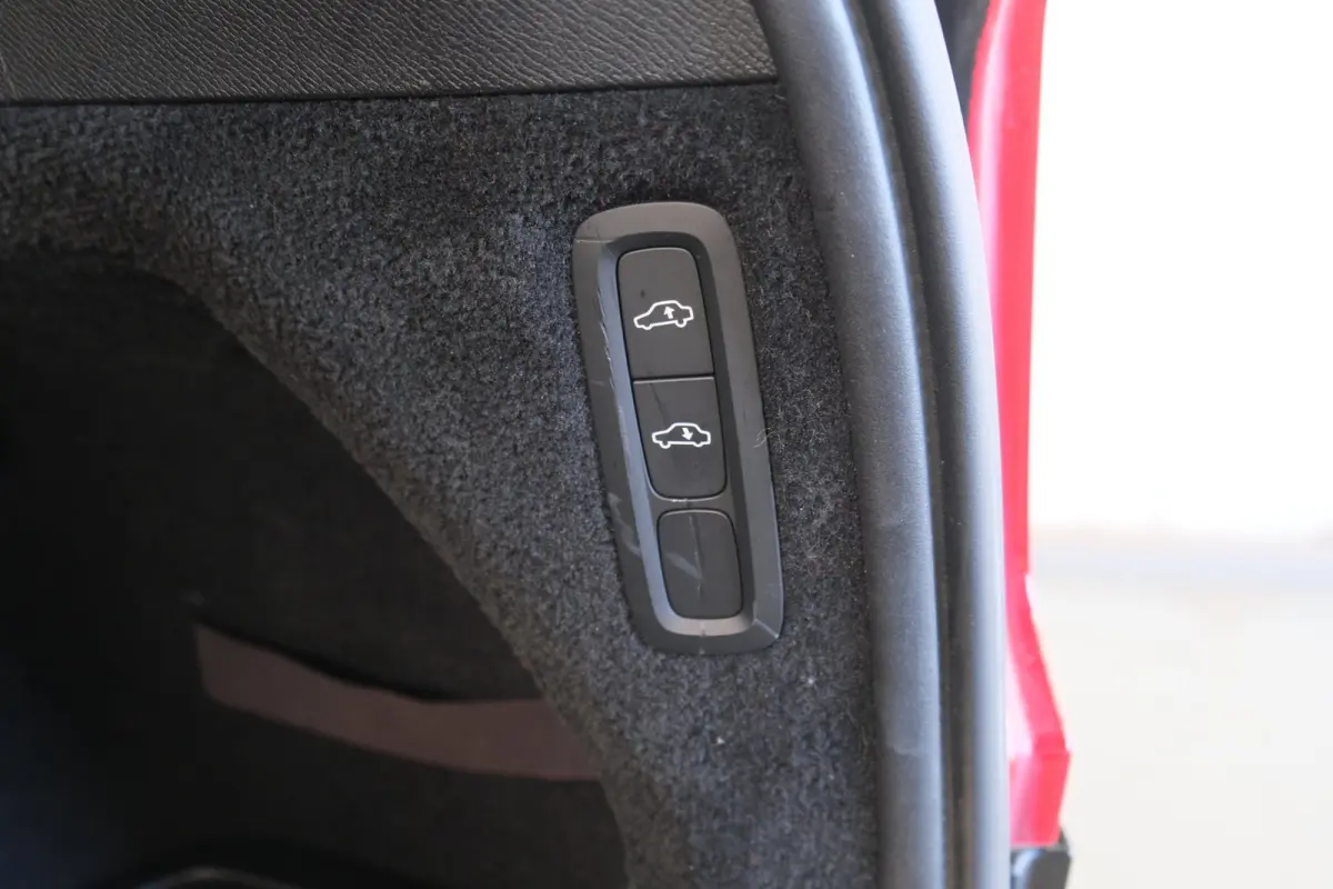 2.0 T8 Hybrid Benzine Twin Engine AWD Inscription