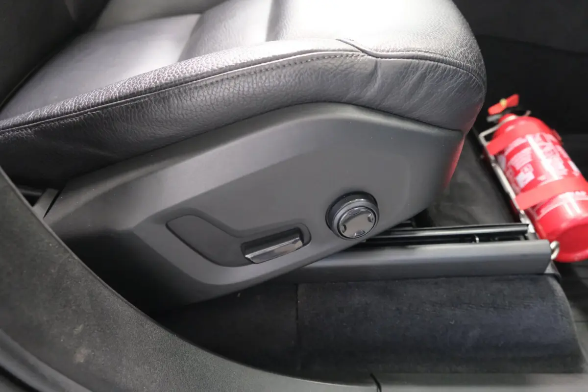 2.0 T8 Hybrid Benzine Twin Engine AWD Inscription
