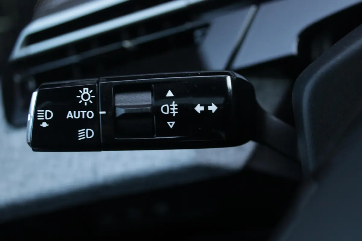 1.6 plug-in Hybrid 225PK GT Exclusive | PANORMASCH SCHUIF / KANTELDAK | | 360° VISION & DRIVE ASSIST PACK: ANTI DIEFSTAL ALARM MET SUPERVERGRENDELING/VERWARMBAAR VOLLEDEREN STUURWIEL/VISEOP