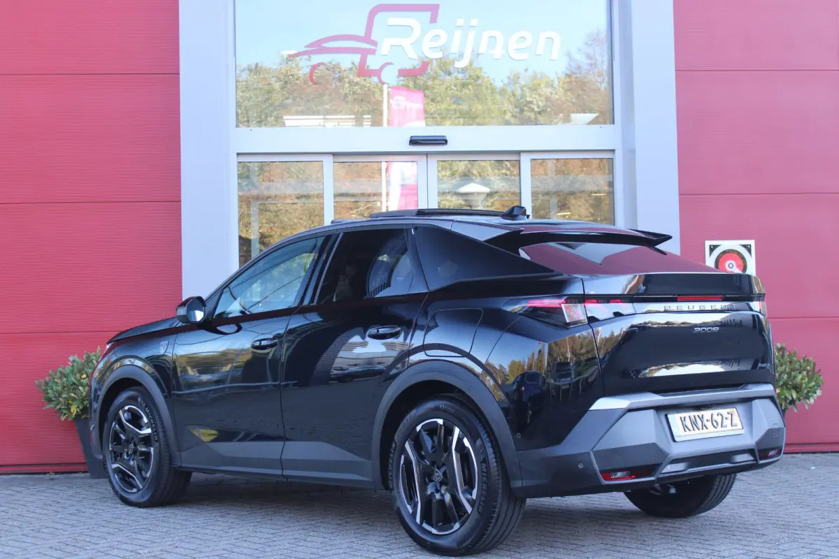 1.6 plug-in Hybrid 225PK GT Exclusive | PANORMASCH SCHUIF / KANTELDAK | | 360° VISION & DRIVE ASSIST PACK: ANTI DIEFSTAL ALARM MET SUPERVERGRENDELING/VERWARMBAAR VOLLEDEREN STUURWIEL/VISEOP
