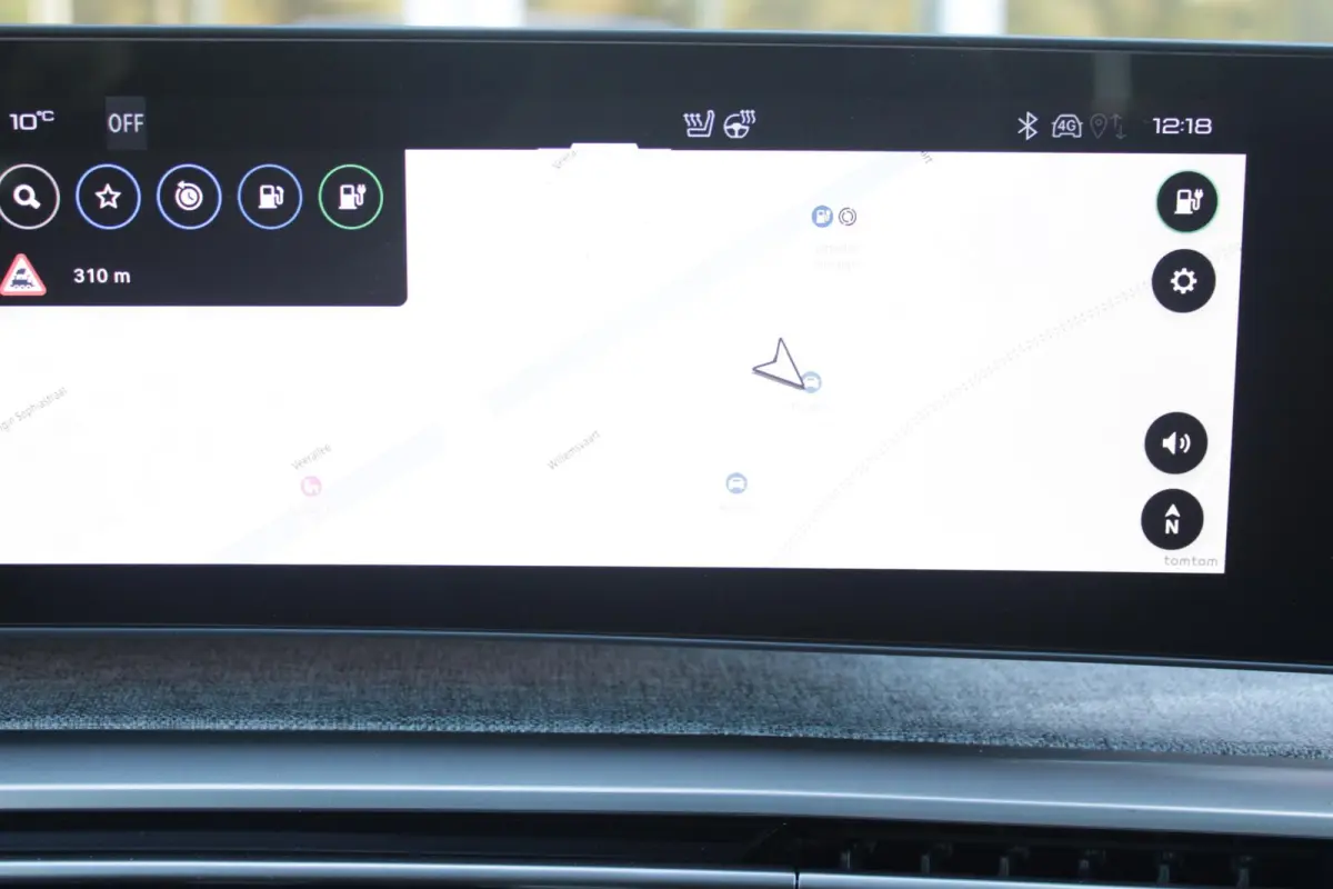 1.6 plug-in Hybrid 225PK GT Exclusive | PANORMASCH SCHUIF / KANTELDAK | | 360° VISION & DRIVE ASSIST PACK: ANTI DIEFSTAL ALARM MET SUPERVERGRENDELING/VERWARMBAAR VOLLEDEREN STUURWIEL/VISEOP