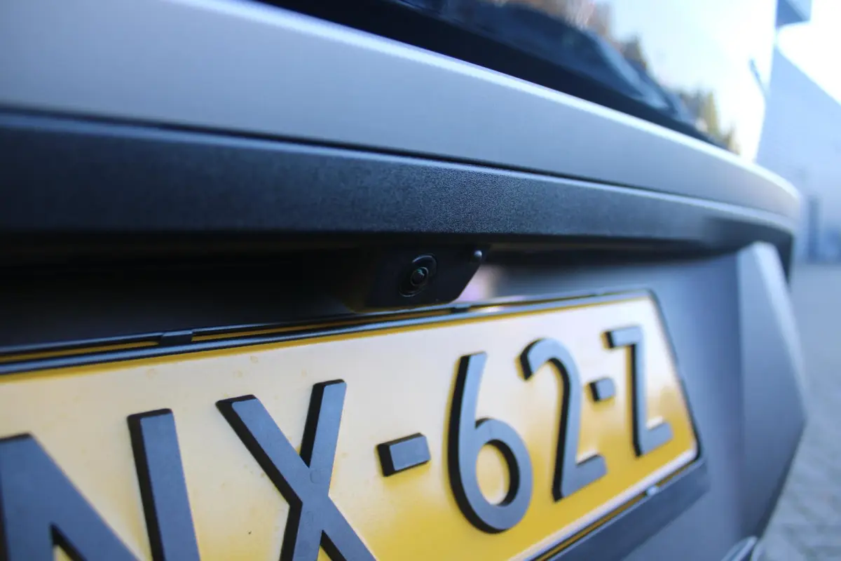 1.6 plug-in Hybrid 225PK GT Exclusive | PANORMASCH SCHUIF / KANTELDAK | | 360° VISION & DRIVE ASSIST PACK: ANTI DIEFSTAL ALARM MET SUPERVERGRENDELING/VERWARMBAAR VOLLEDEREN STUURWIEL/VISEOP