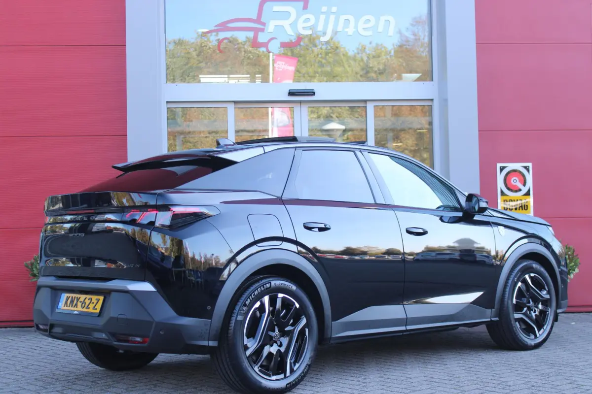 1.6 plug-in Hybrid 225PK GT Exclusive | PANORMASCH SCHUIF / KANTELDAK | | 360° VISION & DRIVE ASSIST PACK: ANTI DIEFSTAL ALARM MET SUPERVERGRENDELING/VERWARMBAAR VOLLEDEREN STUURWIEL/VISEOP