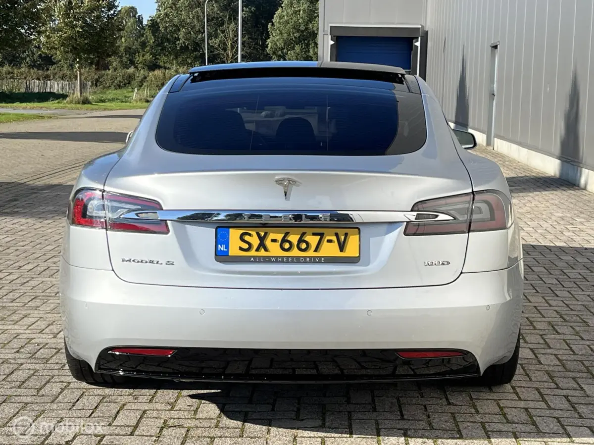 100D, SOH 86 % , 21 inch, Schuifdak, Netjes !