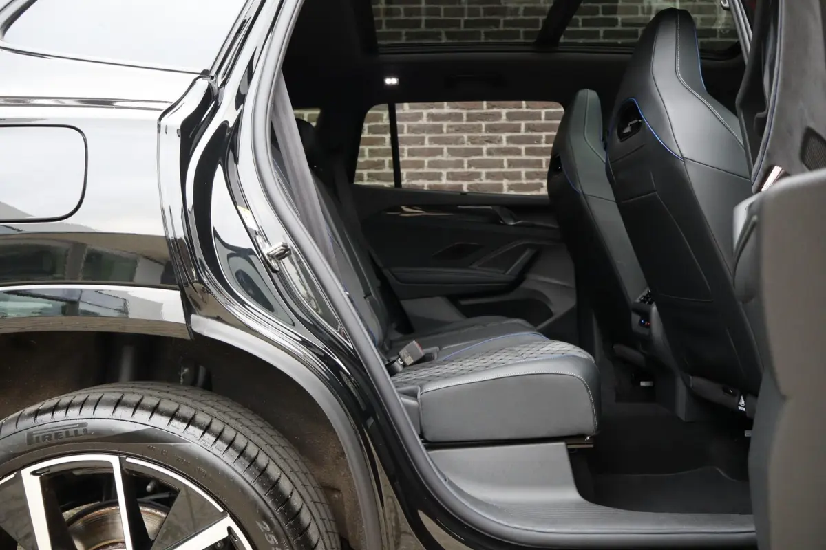 1.5 eHybrid 272pk R-Line Edition | SoH 100% | Panormadak | Blackstyle Pakket | Achteruitrijcamera