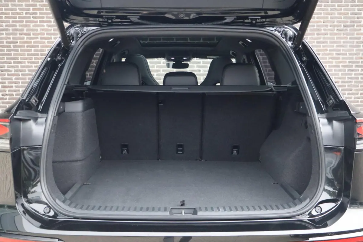 1.5 eHybrid 272pk R-Line Edition | SoH 100% | Panormadak | Blackstyle Pakket | Achteruitrijcamera