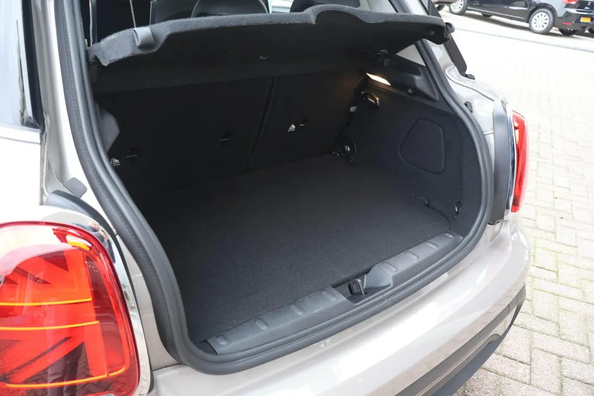 1.5 136pk AUT Cooper Business Edition | Cruise Control | Carplay | Navigatie | PDC