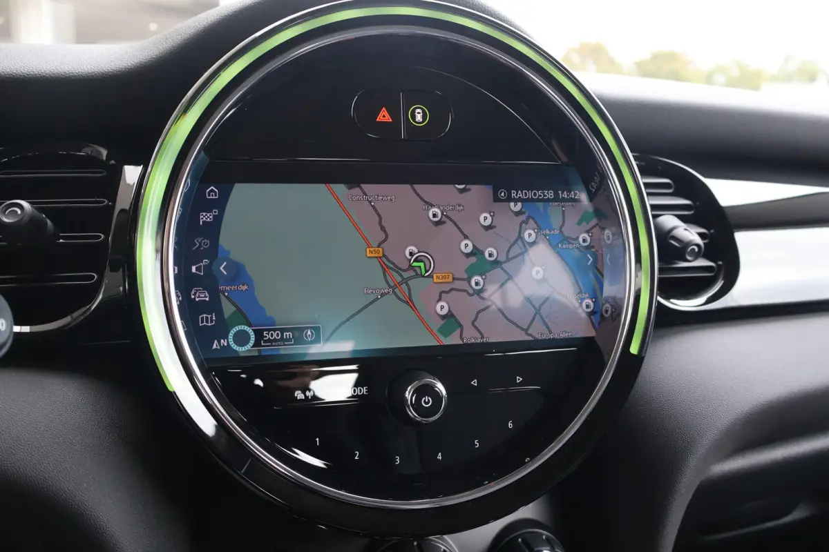 1.5 136pk AUT Cooper Business Edition | Cruise Control | Carplay | Navigatie | PDC