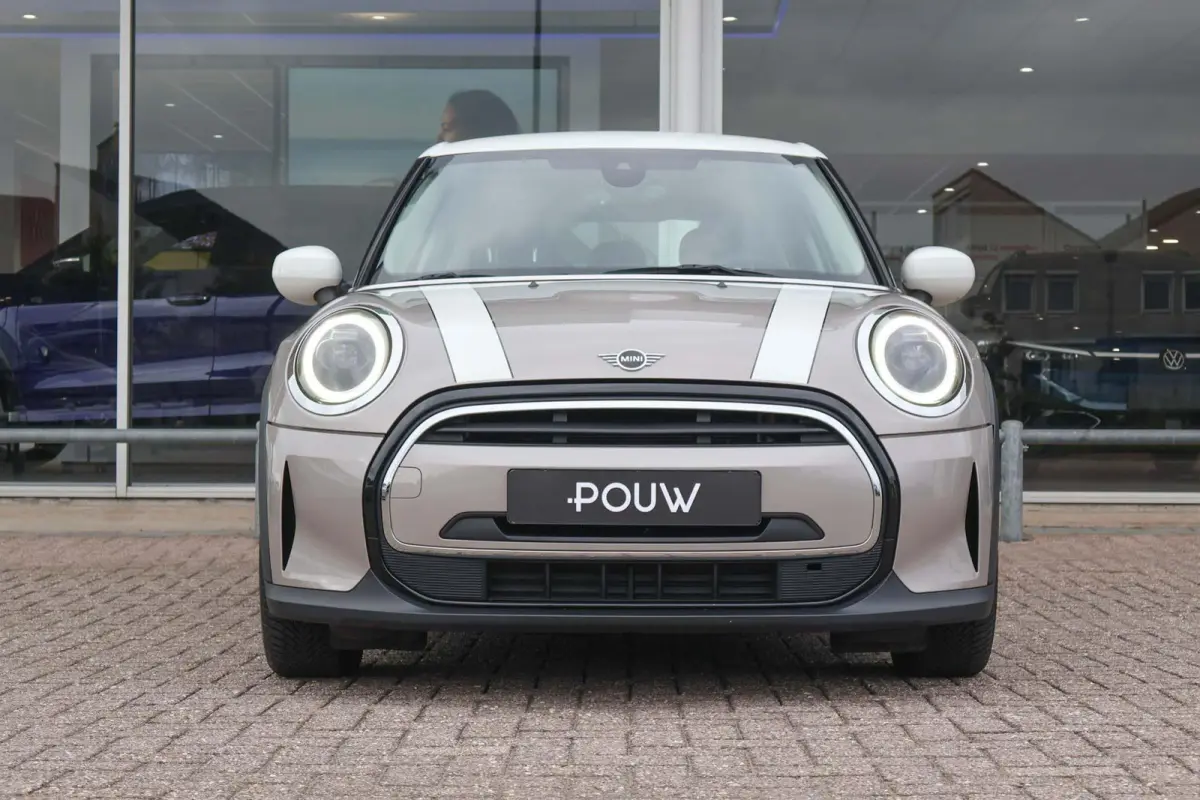 1.5 136pk AUT Cooper Business Edition | Cruise Control | Carplay | Navigatie | PDC