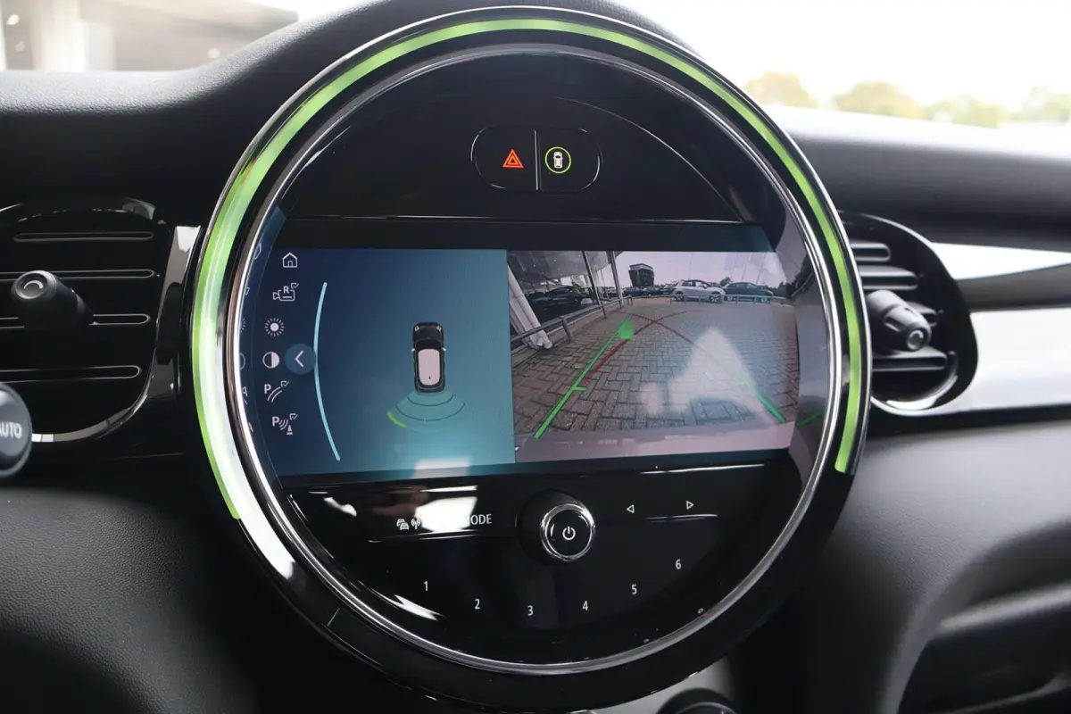 1.5 136pk AUT Cooper Business Edition | Cruise Control | Carplay | Navigatie | PDC