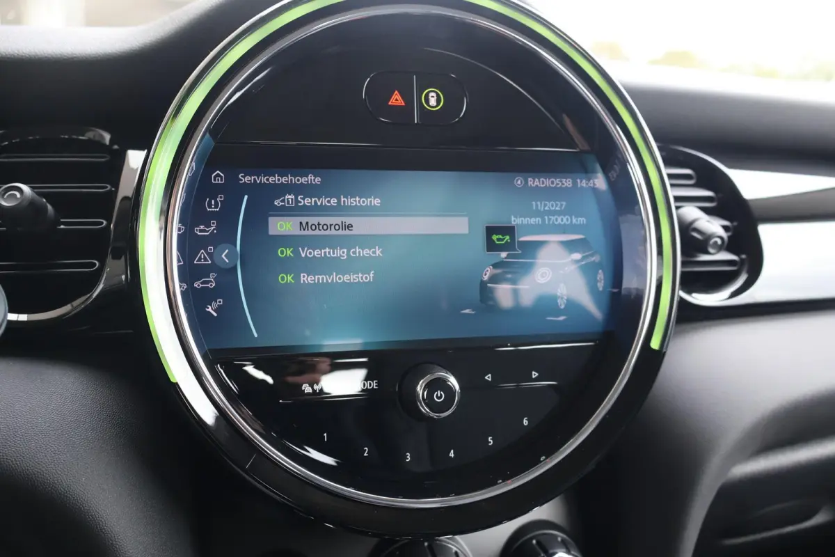 1.5 136pk AUT Cooper Business Edition | Cruise Control | Carplay | Navigatie | PDC