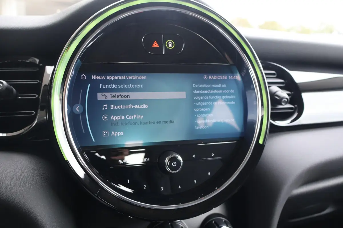 1.5 136pk AUT Cooper Business Edition | Cruise Control | Carplay | Navigatie | PDC
