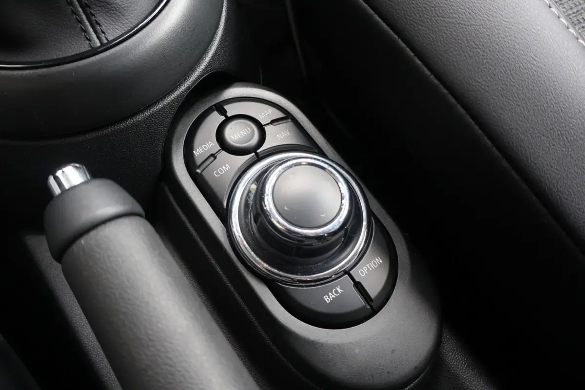 1.5 136pk AUT Cooper Business Edition | Cruise Control | Carplay | Navigatie | PDC