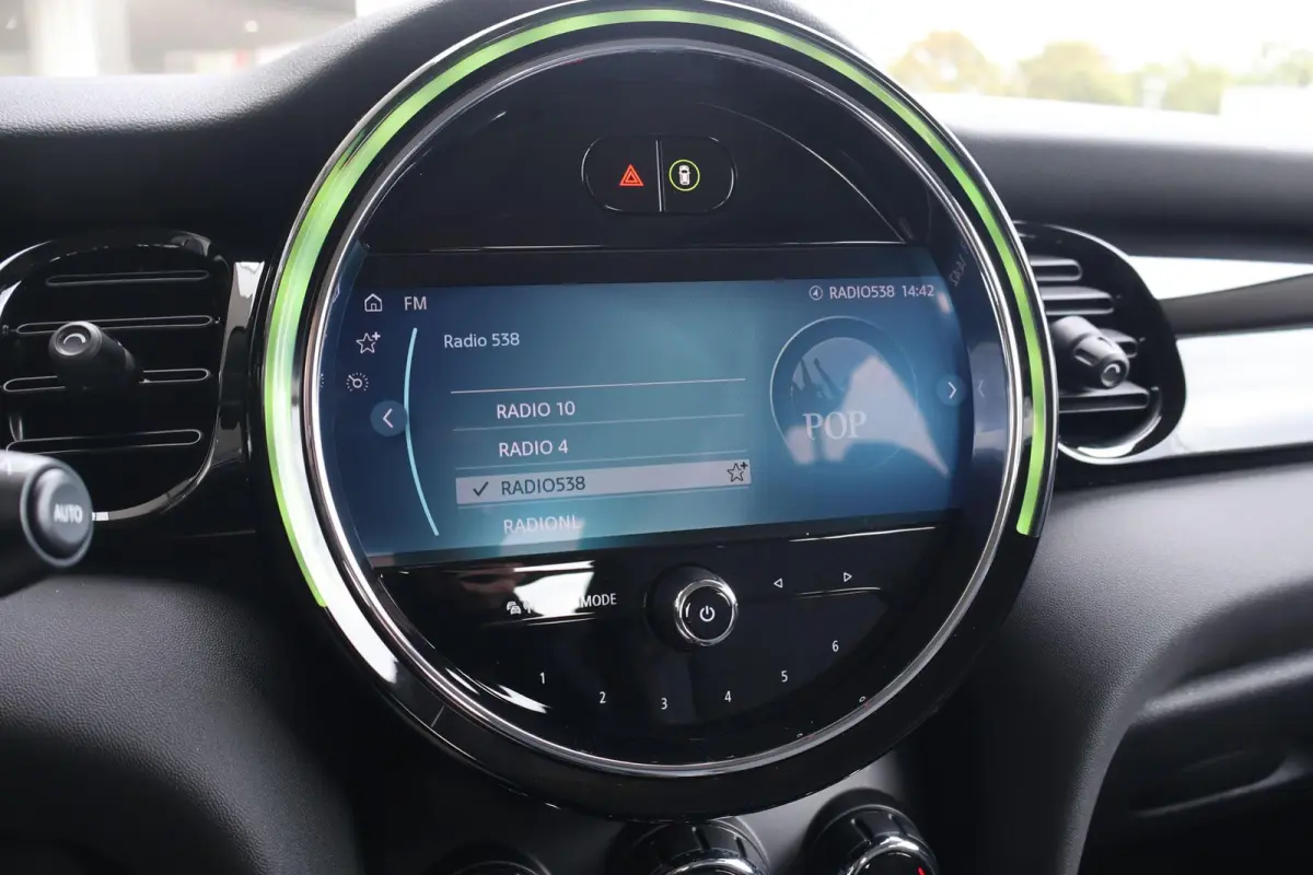1.5 136pk AUT Cooper Business Edition | Cruise Control | Carplay | Navigatie | PDC