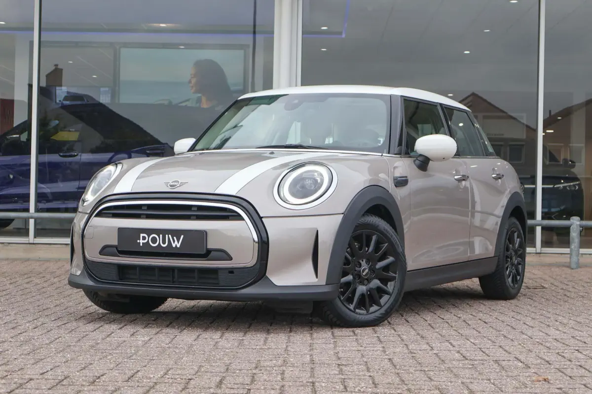 1.5 136pk AUT Cooper Business Edition | Cruise Control | Carplay | Navigatie | PDC