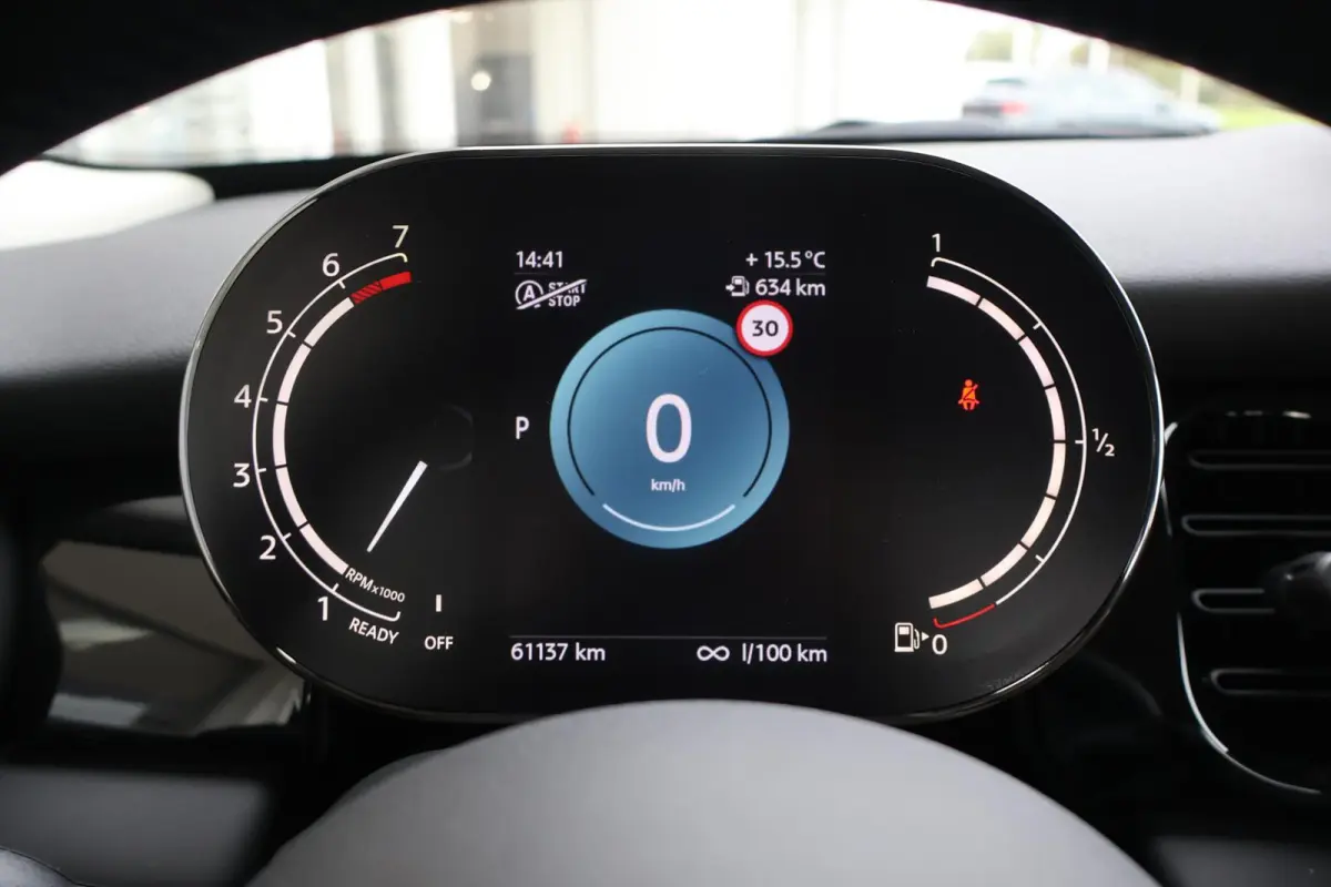 1.5 136pk AUT Cooper Business Edition | Cruise Control | Carplay | Navigatie | PDC