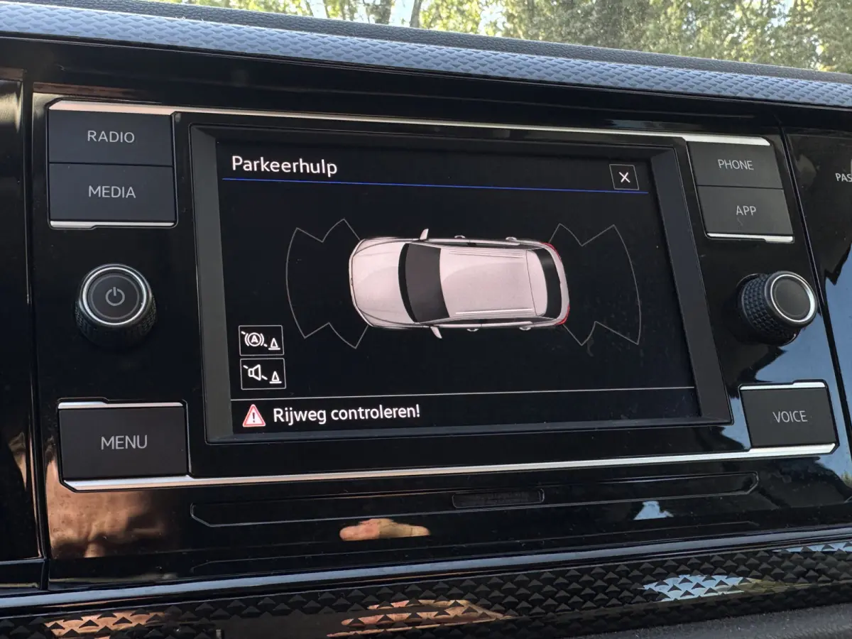 1.0 TSI 95PK LIFE EDITION CARPLAY/PDC/LED